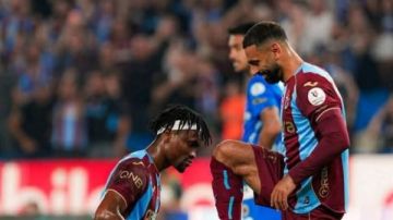محمد صلاح يتألق ويقود طرابزون لتحقيق خماسية تاريخية أمام جنتشلربيرليجي محمد صلاح يتألق ويقود طرابزون لتحقيق خماسية تاريخية أمام جنتشلربيرليجي