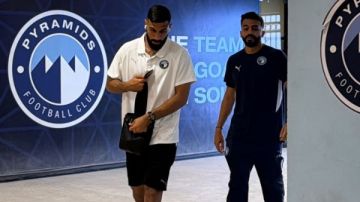 بيراميدز يصل ستاد الدفاع الجوي استعدادا لمواجهة الجونة بيراميدز يصل ستاد الدفاع الجوي استعدادا لمواجهة الجونة
