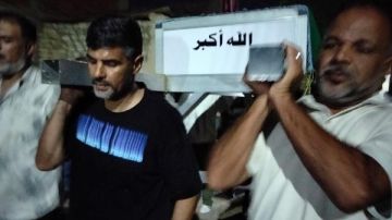 لحظة مؤثرة .. تشييع جثمان والدة محمد صبحي حارس الإسماعيلي السابق بمقابر التل الكبير