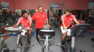 تدريب استشفائي لمنتخب الشباب بعد الفوز على ليبيا تدريب استشفائي لمنتخب الشباب بعد الفوز على ليبيا