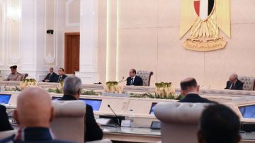 الرئيس السيسي للمصريين: انتبهوا من كلمة إحنا وأنتم.. كلنا واحد الرئيس السيسي للمصريين: انتبهوا من كلمة إحنا وأنتم.. كلنا واحد