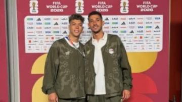 إمام عاشور يحاول إقناع أحمد فتوح بالانضمام للأهلي.. ومفاجأة بشأن رد اللاعب إمام عاشور يحاول إقناع أحمد فتوح بالانضمام للأهلي.. ومفاجأة بشأن رد اللاعب