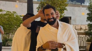 أحمد حاتم يشارك جمهوره صورا لأداء مناسك العمرة أحمد حاتم يشارك جمهوره صورا لأداء مناسك العمرة