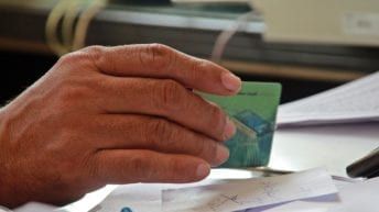 الوزارة حسمت الجدل.. أسباب وقف بطاقات التموين خلال الفترة الحالية