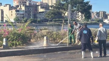 انطلاق مبادرة يلا نجملها لتنظيف كورنيش النيل في دمياط انطلاق مبادرة يلا نجملها لتنظيف كورنيش النيل في دمياط