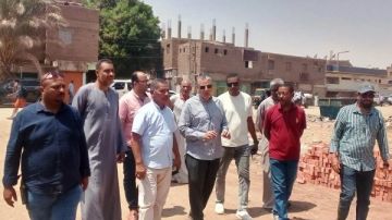 نائب محافظ أسوان يتابع جهود النظافة بحي شرق المدينة نائب محافظ أسوان يتابع جهود النظافة بحي شرق المدينة