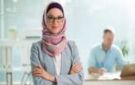 هل عمل النساء مع الرجال بمكان واحد حرام؟.. احذروه في 4 حالات