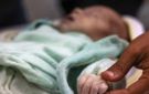 العثور على طفل حديث الولادة بطريق قرية القارة الصحراوي بقنا