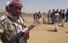 احتجاجا على مقتل أحد عناصرهم.. مسلحون حوثيون يقطعون الطريق الساحلي المؤدي إلى الخوخة