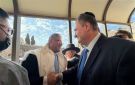 تحت حراسة الشرطة.. 900 مستوطن ووزراء يقتحمون المسجد الأقصى