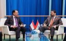 مدبولي يبحث مع رئيس الوزراء العراقي العلاقات الثنائية ويدعوه إلى زيارة مصر
