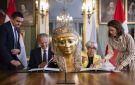 مصر تنجح في استرداد قناع ذهبي أثري من سويسرا - eg