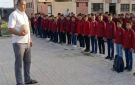  محدش ييجي بالشبشب .. مدير مدرسة بكفر الشيخ يوجه الطلاب ثم يفاجئهم بمظهره في الطابور