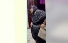 كيس شيبسي بـ20 جنيه.. سيدة تعنف ابنها بسبب طلب زوجته