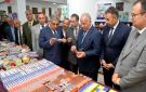 محافظ الدقهلية يتفقد معرض مديرية التربية والتعليم علم ودفء لتوزيع المستلزمات المدرسية المجانية