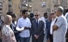محافظ بورسعيد يتابع أعمال رصف الطرق الداخلية بمنطقة عمر بن الخطاب بحي الزهور
