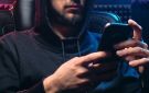 ليه بعض الناس بتكره المكالمات الهاتفية وتفضل الرسائل؟.. 6 أسباب
