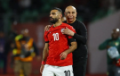 تحركات عاجلة لتهدئة الأجواء بين محمد صلاح والجهاز الفني لمنتخب مصر