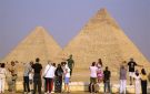 17.5 مليار دولار في 9 أشهر.. إيرادات السياحة المصرية تقفز 30 وتقترب من حصيلة عام كامل عاجل