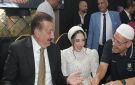 في مشهد إنساني مؤثر.. محافظ بورسعيد يحقق أمنية عروس يتيمة ويقف إلى جوارها وكيلا في عقد قرانها