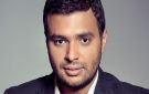 رامي صبري يهنئ عمرو دياب بعد إنجازه الجديد في موسوعة جينيس