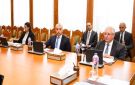 وزير الخارجية يعقد اجتماعا مع قطاع الهجرة الدولية ومكافحة الهجرة غير الشرعية والاتجار بالبشر