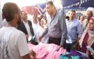 تخفيضات تصل إلى 30 .. محافظ البحر الأحمر يفتتح معرض أهلا مدارس بالقصير