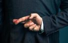 3 لا يكلمهم الله يوم القيامة.. دار الإفتاء تحذر من الكذب في التجارة