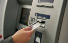 رسوم السحب النقدي من ماكينات ATM .. تعرف عليها