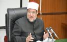 مختار جمعة: علاج المريض لا يتوقف عند الدواء.. وجبر خاطره يزكي العمل