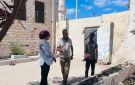 بالصدفة.. جولة لرئيس حي غرب بورسعيد تكشف عن قبر منسي وسط تراكمات القمامةذ