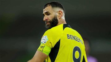 كريم بنزيما يوجه ضربة للاتحاد السعودي قبل لقاء الشرطة العراقي بدوري أبطال آسيا للنخبة (فيديو) كريم بنزيما يوجه ضربة للاتحاد السعودي قبل لقاء الشرطة العراقي بدوري أبطال آسيا للنخبة (فيديو)