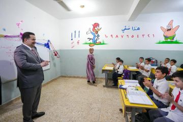 العراق.. السوداني يزور مدرسته الابتدائية (فيديو صور)