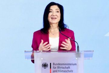 وزيرة الاقتصاد الألمانية تصل إلى كييف لدعم قطاع الطاقة الأوكراني