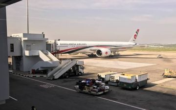 حريق في المطار الرئيسي ببنجلاديش يوقف حركة الطيران حريق في المطار الرئيسي ببنجلاديش يوقف حركة الطيران