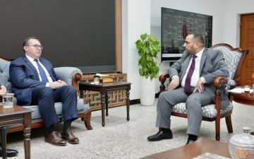 وزير الكهرباء يلتقي القائم بالأعمال الأمريكي لبحث تعزيز التعاون في مجال الطاقة