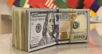 مع الاغلاق.. الدولار يواصل الاستقرار في بغداد