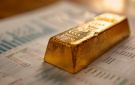 الذهب يتراجع وسط ارتفاع الدولار وترقب بيانات التضخم الأمريكية - iq