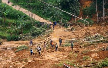 ارتفاع حصيلة انزلاقات التربة في إندونيسيا إلى 30 قتيلا