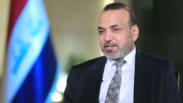 وزير العمل يفجر مفاجأة مدوية: اختفاء 2.5 تريليون دينار من صندوق الرعاية الاجتماعية وزير العمل يفجر مفاجأة مدوية: اختفاء 2.5 تريليون دينار من صندوق الرعاية الاجتماعية