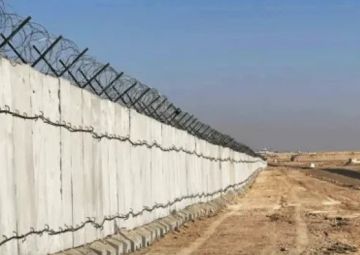 العراق يبني حصنا خرسانيا عملاقا على حدود سوريا