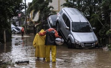حصيلة الإعصار كالماغي في الفيليبين 100 قتيل حصيلة الإعصار كالماغي في الفيليبين 100 قتيل