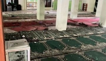 100 جريح في انفجارات داخل مسجد في إندونيسيا 100 جريح في انفجارات داخل مسجد في إندونيسيا