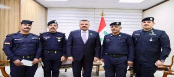 وزير الداخلية يكرم مفرزة نجدة الحرية لموقف إنساني بطولي في بغداد وزير الداخلية يكرم مفرزة نجدة الحرية لموقف إنساني بطولي في بغداد