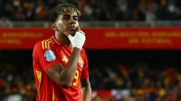 لامين يامال يكشف السبب الحقيقي وراء رفض تمثيل منتخب المغرب لامين يامال يكشف السبب الحقيقي وراء رفض تمثيل منتخب المغرب