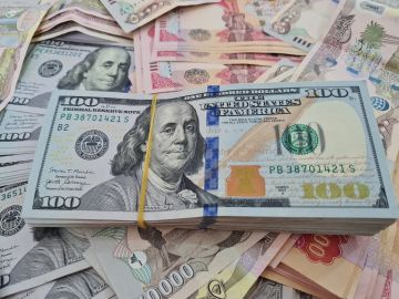 مستشار حكومي: التقلبات الأخيرة في السوق الموازي مؤقتة ولا تؤثر على الاقتصاد العراقي