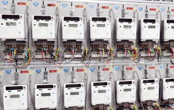 بينها بغداد.. الكهرباء تباشر بنصب العدادات الذكية في 4 محافظات