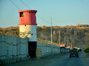 تعزيز أمني واسع.. الداخلية تنشر كاميرات حرارية ومسيرات لتأمين الحدود العراقية تعزيز أمني واسع.. الداخلية تنشر كاميرات حرارية ومسيرات لتأمين الحدود العراقية