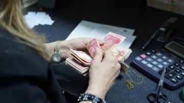 الحكومة العراقية تحظر الدفع النقدي في المؤسسات الحكومية الحكومة العراقية تحظر الدفع النقدي في المؤسسات الحكومية