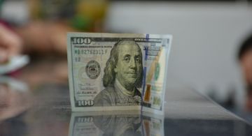 انخفاض طفيف يطرأ على سعر الصرف ببغداد